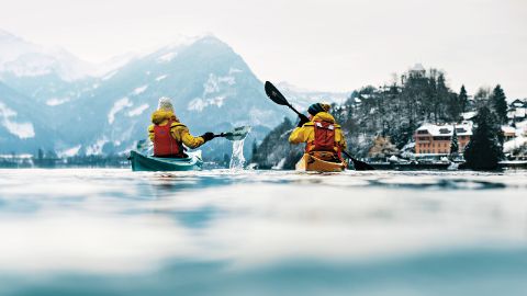 In kayak sul lago di Brienz 
