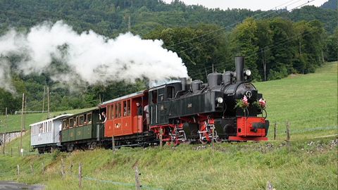 La bella locomotiva sulla tratta da Vevey a Blonay