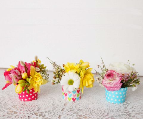 Blumengesteck in Cupcake-Formen