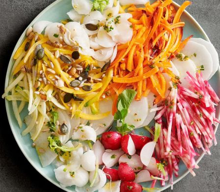Salade de betterave rouge râpée multicolore