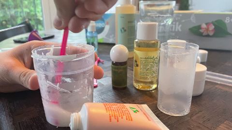 Préparation d’une crème avec le labo de cosmétiques bio Préparation d’une crème avec le labo de cosmétiques bio