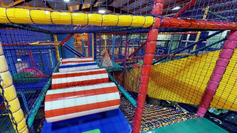 Hüpfburg Ziegelei Indoorspielplatz Einsiedeln.