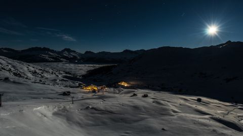 Nachtschlitteln in den Heubergen in Graubünden 