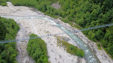 Pont suspendu enjambant l’Engstlige