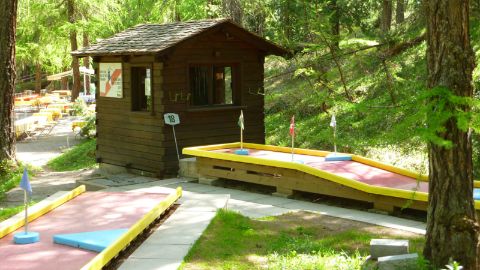 Minigolf nella foresta di Sils