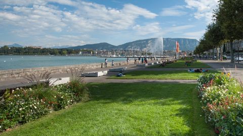 Joli tronçon du parcours longeant le lac Léman