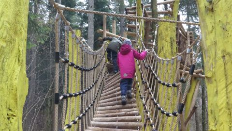 content-1600x900-holzweg-thal