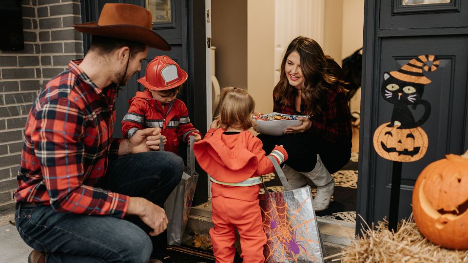 Warum feiern wir Halloween? Kinderleicht erklärt! Famigros