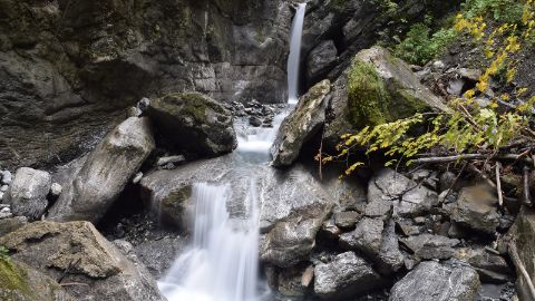 Una bella cascata nella gola di Choleren.