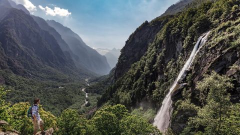 Imposantes Panorama beim Wasserfall von Foroglio
