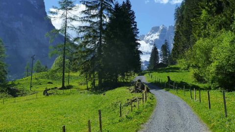 content-1600x900-veloroute-kandersteg-thun