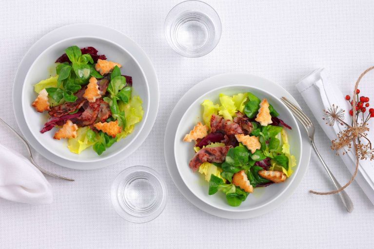 Insalata d’inverno con abeti di pane