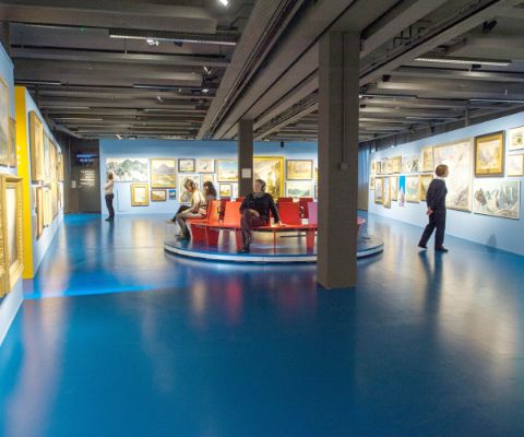 Salle d’exposition sur l’univers de la montagne au Musée alpin