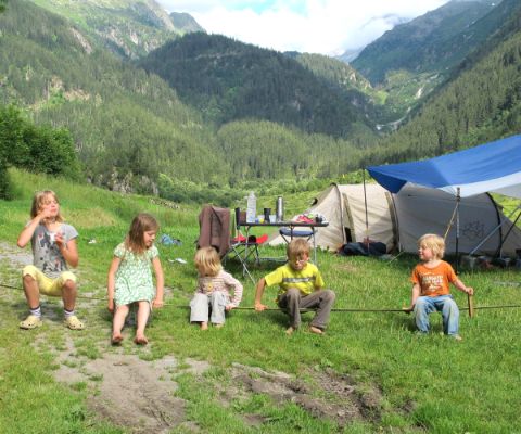 Enfants au camping
