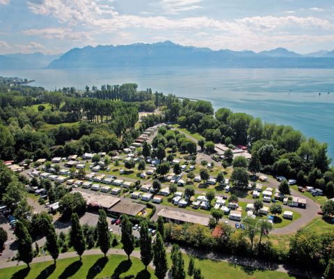Camping Vidy liegt direkt am Genfersee