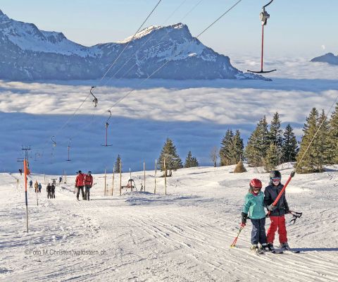 Les joies de l’hiver dans le domaine skiable Eggberge, près d’Altdorf