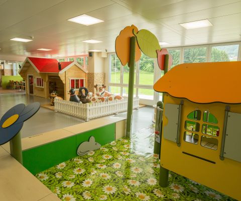 Parco giochi indoor Appenzellerpark a Herisau: aree gioco con casette per bambini
