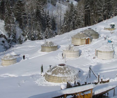 Il villaggio di iurte in inverno