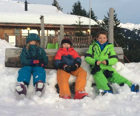 Kinder im Skigebiet Hochwang