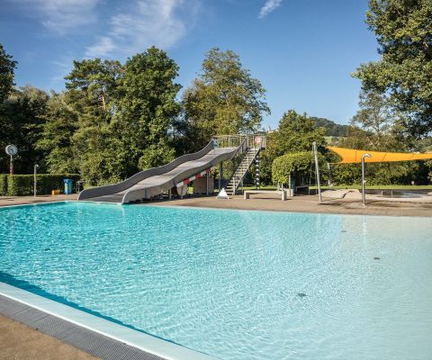 Das Freibad des TCS Camping Flaach 