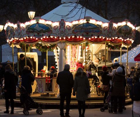Carrousel au marché de Noël «Aux Bastions» à Genève 
