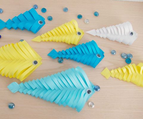 Bunte Origami-Fische aus Papier