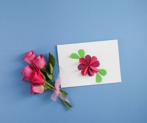 Muttertagskarte Herzblume mit Rosenstrauss