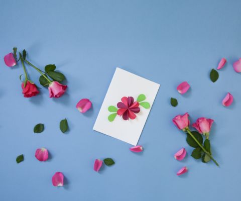 Muttertagskarte Herzblume mit Rosenblüten
