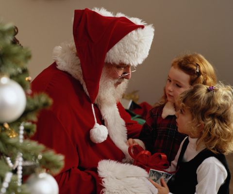 Der Weihnachtsmann treibt es mit zwei braven Mädchen