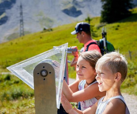 Kinder in der Moor-Erlebniswelt 