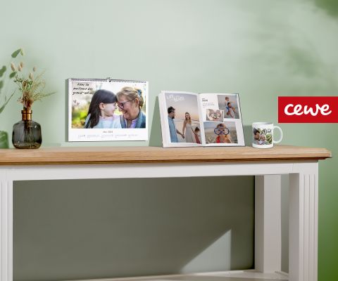 2025_cewe-ch_famigros_buehne-home_1920x1600px_Gesamtsortiment_FR