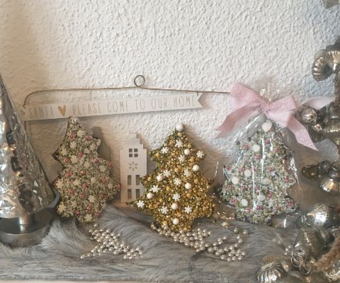 Weihnachtsguetzli dekorieren mit Kindern