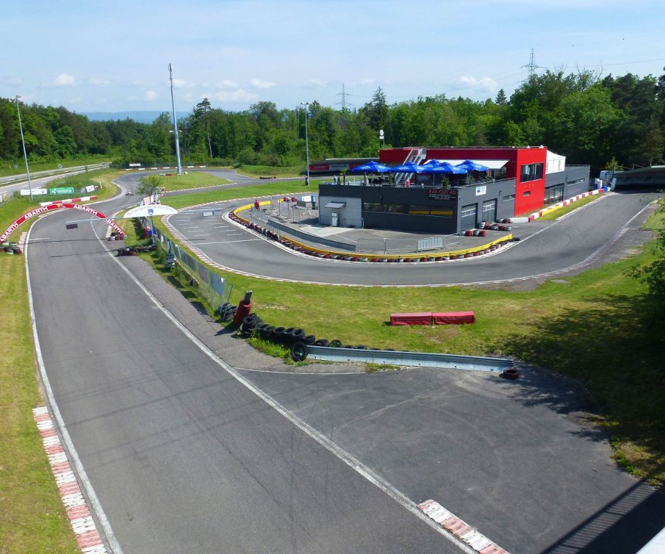Outdoor-Kartbahn Lyss | Famigros