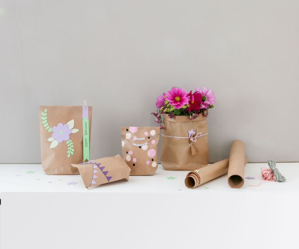 Geschenke-Papiertüten selber falten | Famigros