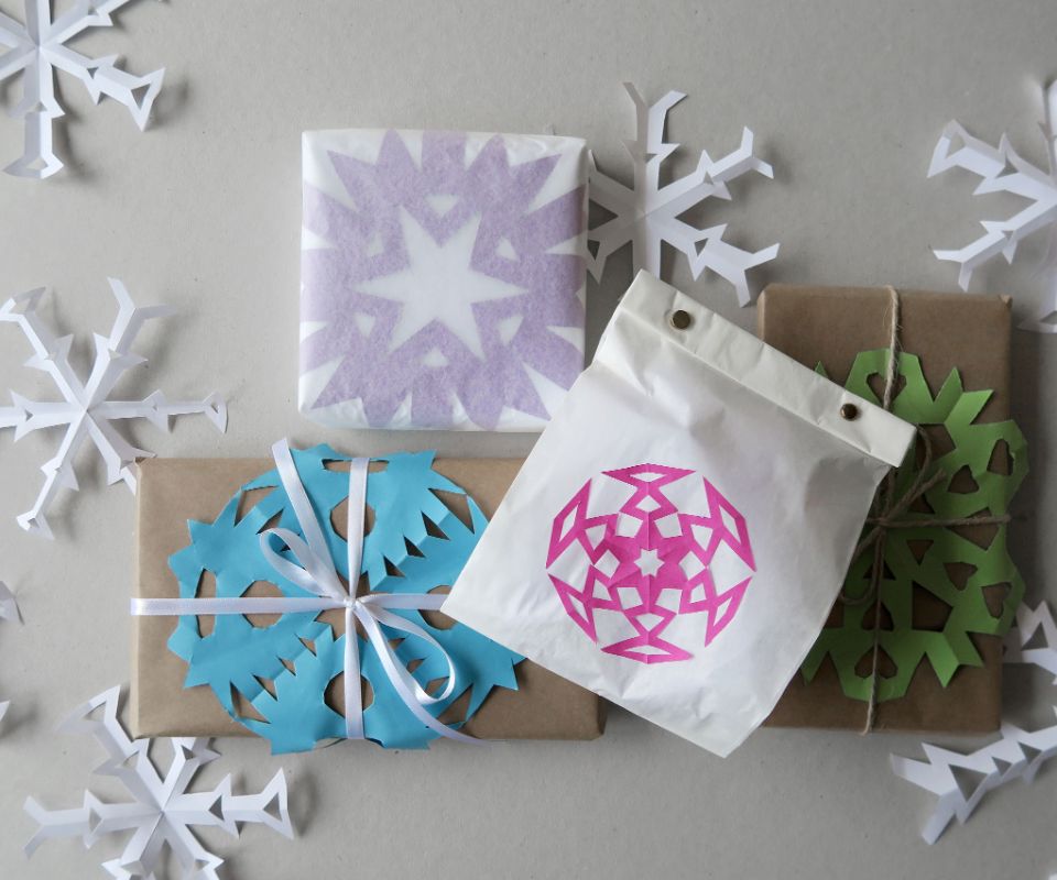 Scherenschnitt in 3D - eine einfache Schneeflocke | Famigros