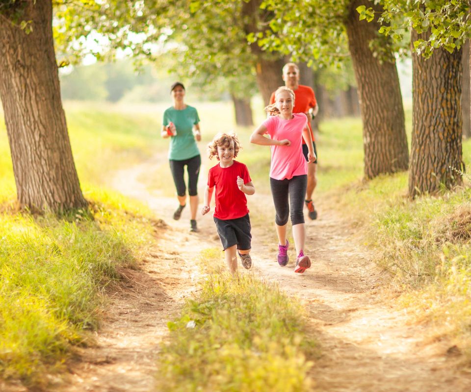 Lauftraining mit Kindern Tipps zur VolkslaufVorbereitung und Ausrüstung Famigros