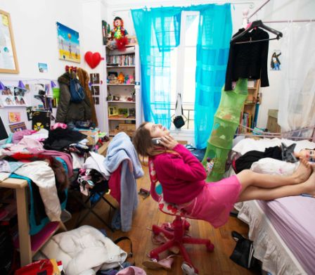 Teenager möchte das Zimmer nicht aufräumen