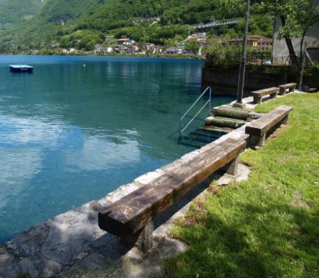 Les joies de la baignade au bord du lac de Lugano