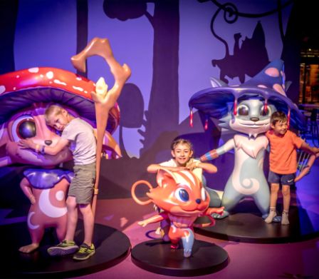 Kinder haben Spass im FunPlanet Kids Rennaz