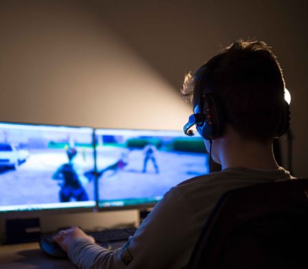 Online-Gaming ist sehr beliebt bei Jugendlichen