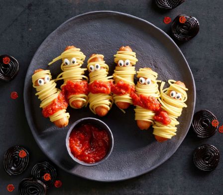 Momies de saucisses aux spaghetti