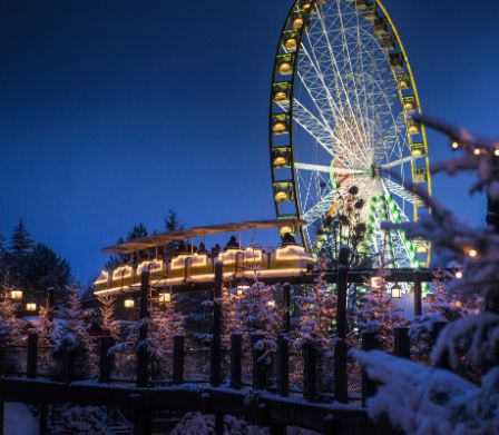 Nächtliche Stimmung im Europa Park mit beleuchtetem Riesenrad