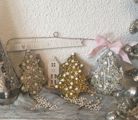 Weihnachtsguetzli dekorieren mit Kindern