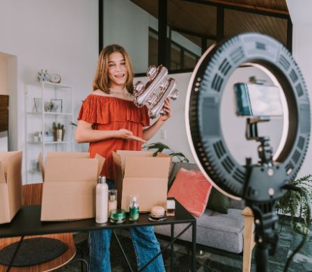 buehne-1920x1600px-mediale-vorbilder