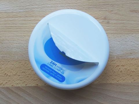 cremedose-moltofill-etikett-loesen cremedose-moltofill-etikett-loesen