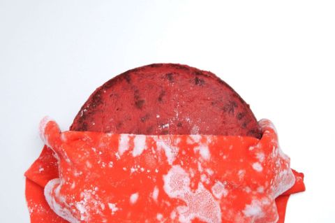 Copertura della torta Birthday-in-red-Step-2