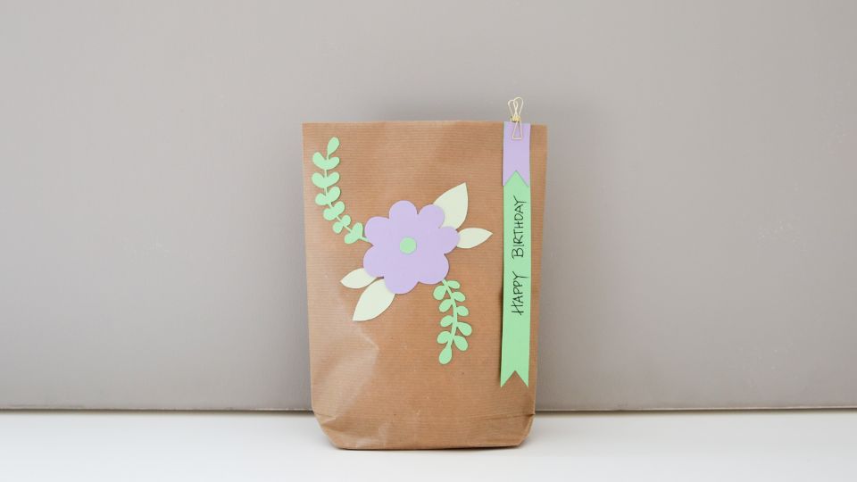 Geschenke-Papiertüten selber falten | Famigros