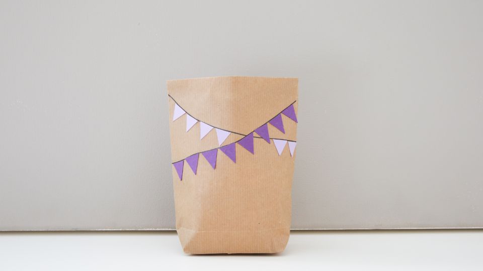 Geschenke-Papiertüten selber falten | Famigros