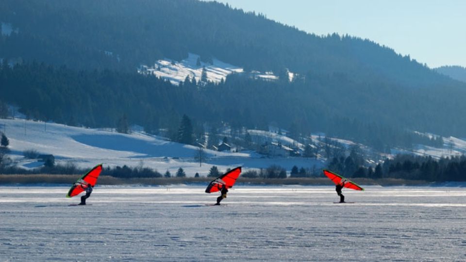 Natureisbahnen und besondere Eisbahnen der Schweiz Famigros