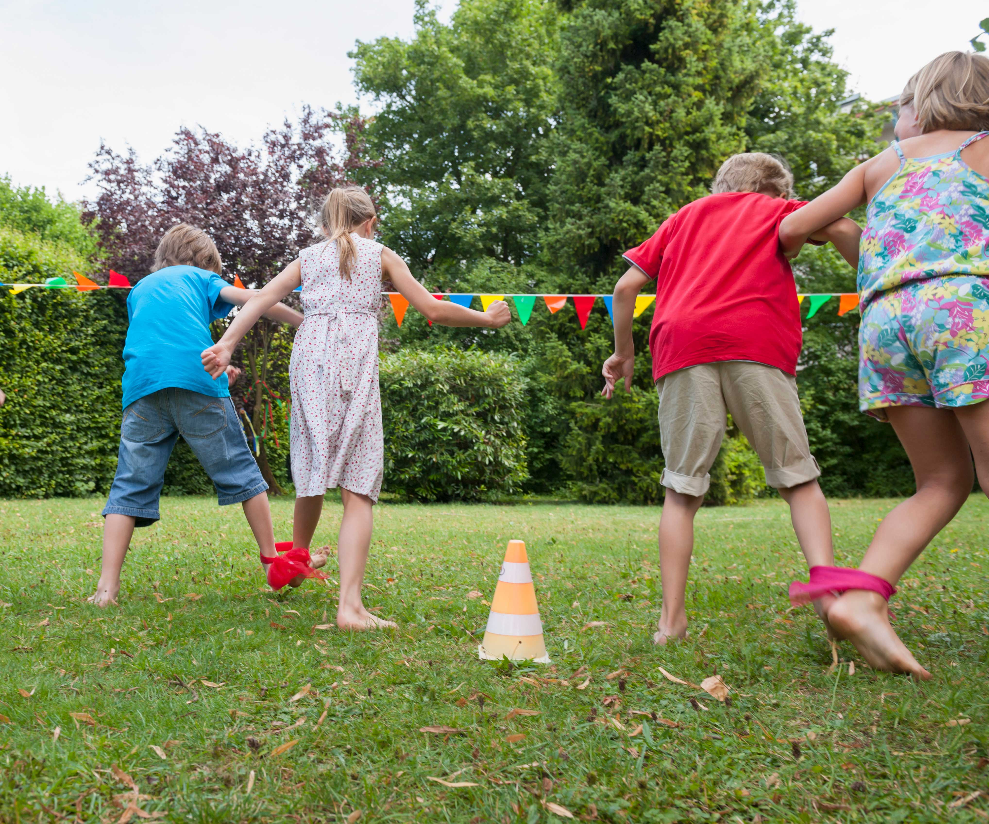 Jeux pour fête d'anniversaire en plein air